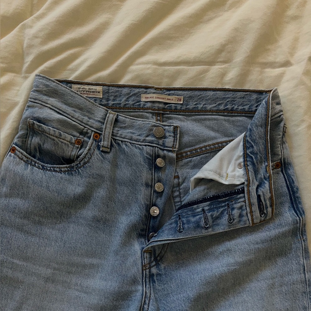 Levi’s Ribcage Straight Ankle Jeans Size 28 light wash - Picture 3 of 7